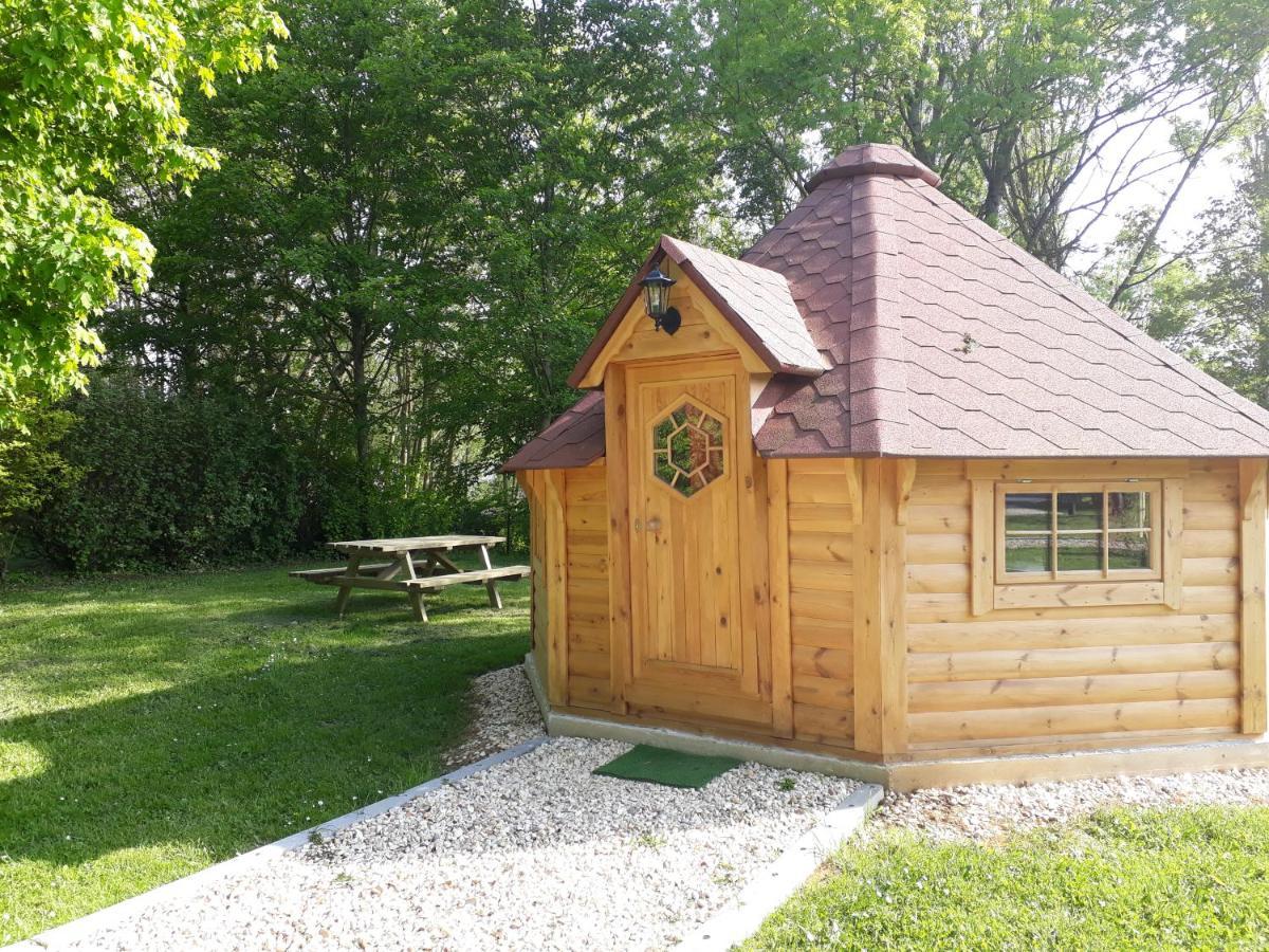 Camping Le Vallage Attigny Esterno foto
