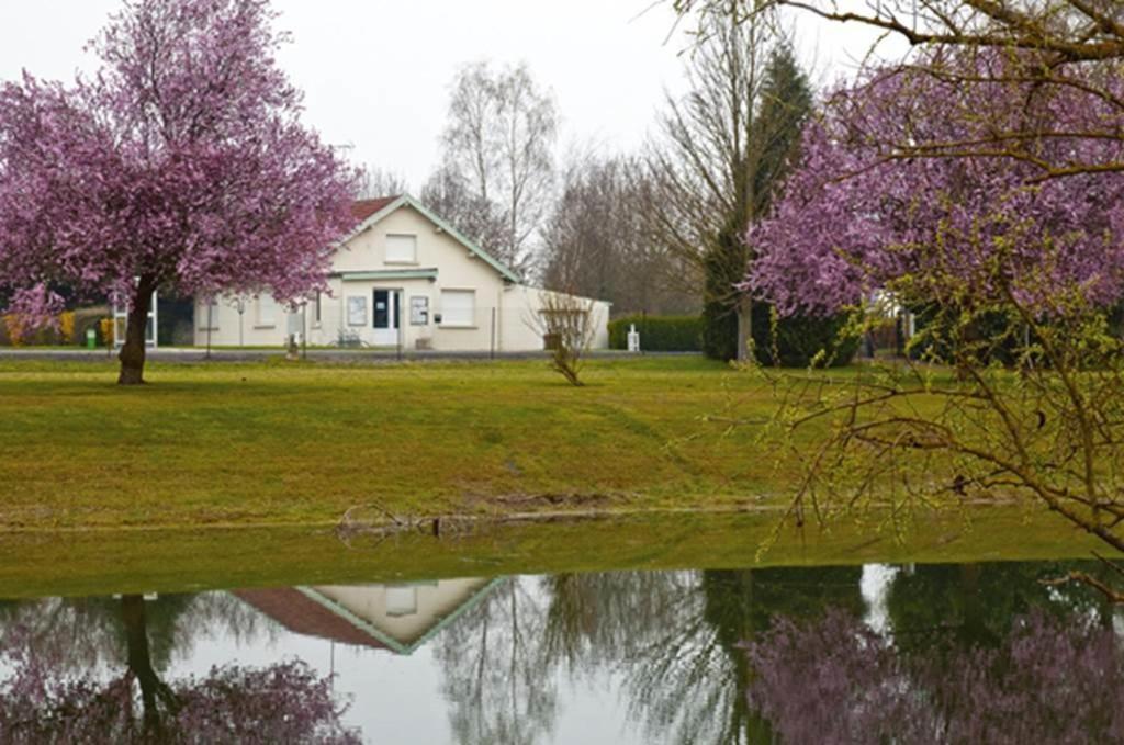 Camping Le Vallage Attigny Esterno foto