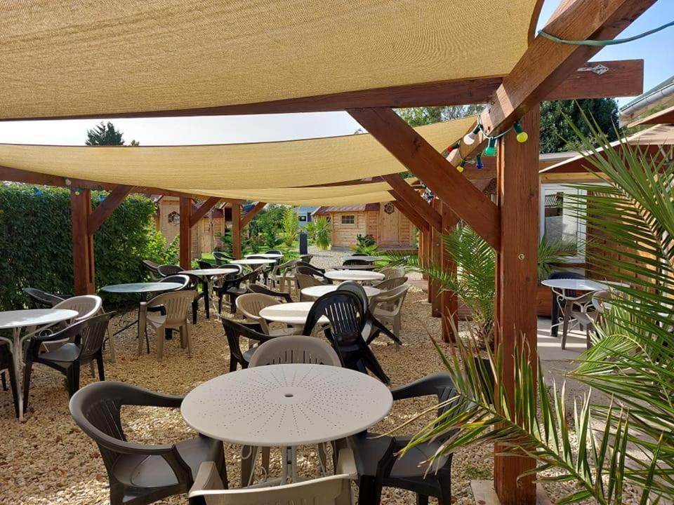 Camping Le Vallage Attigny Esterno foto
