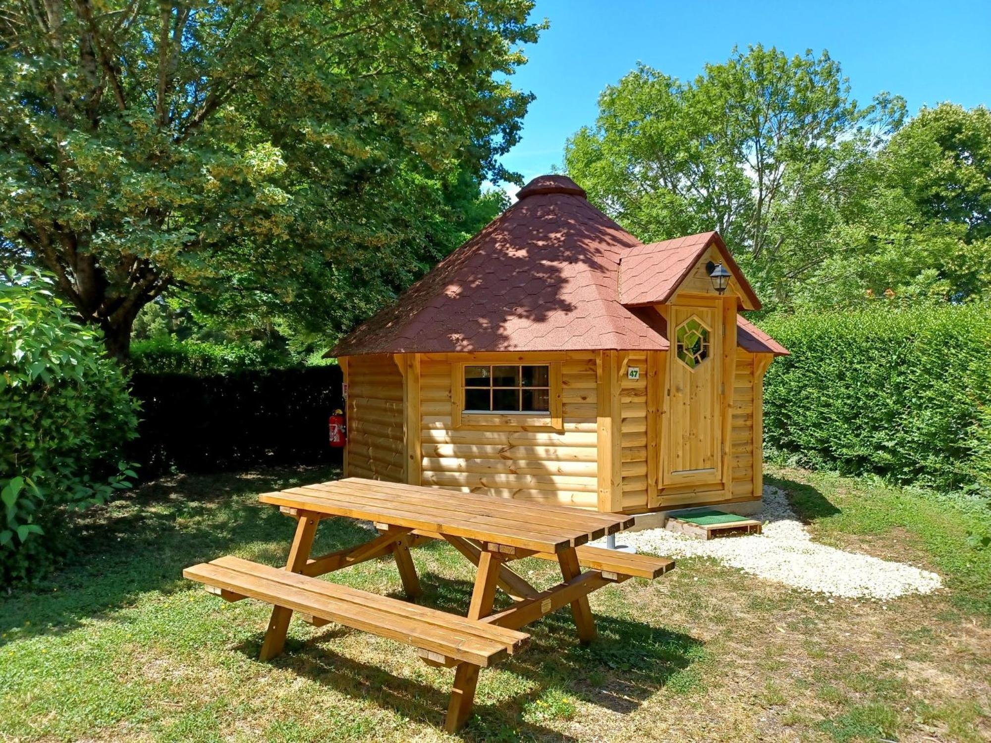 Camping Le Vallage Attigny Esterno foto
